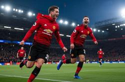 开云体育APP下载-热刺后防线破绽频现，面临防守危机