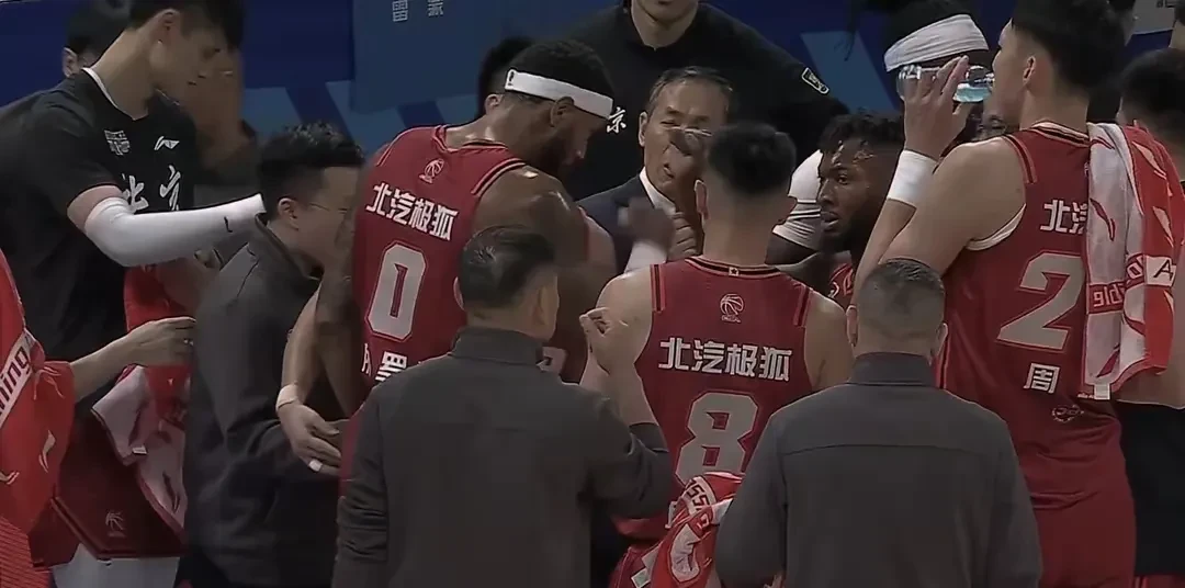 关于陕西男篮遭遇瓶颈，教练团队面临考验的信息